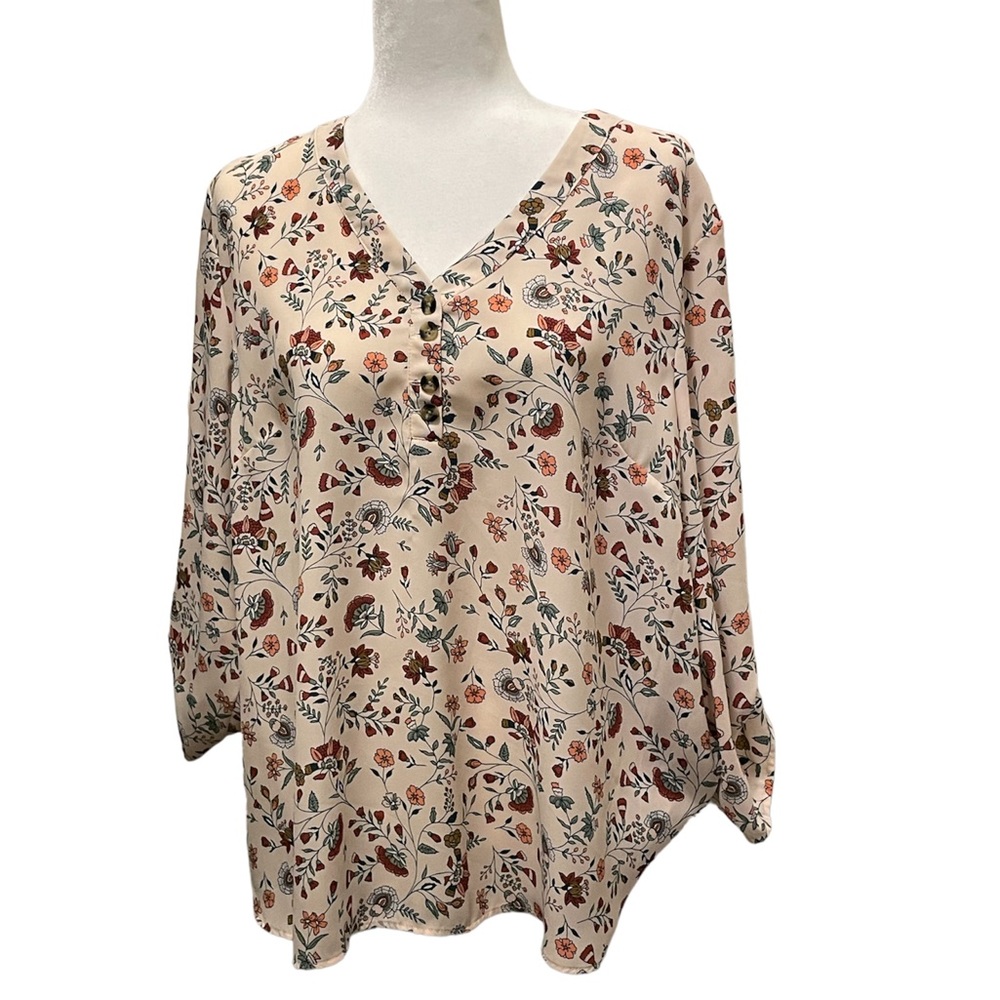 Maurices Floral Blouse. Size 1 (16/18).
